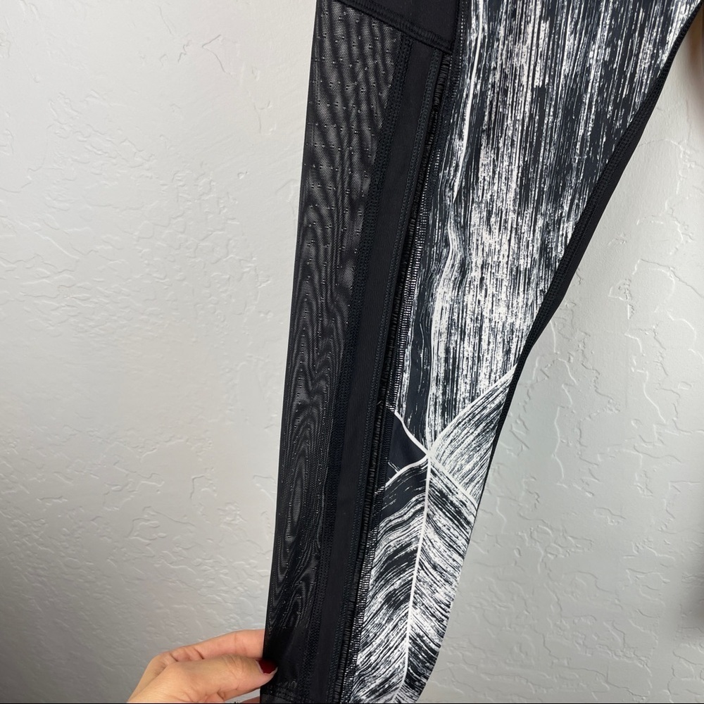 Lululemon Hot To Street Crop Leggings Heat Wave White Black Mesh Yoga Pants 6 - Picture 5 of 8